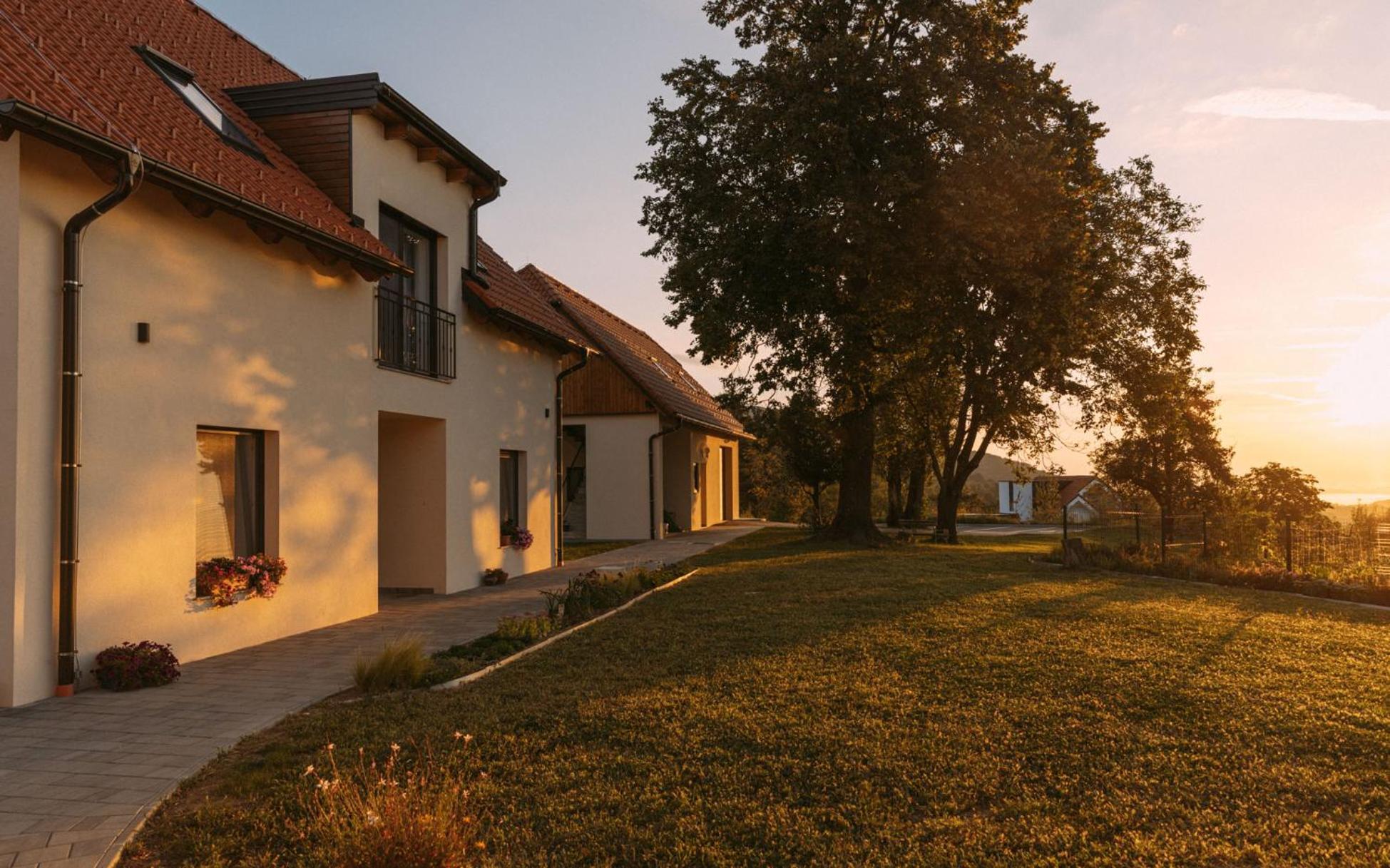 Hotel Hisa Na Ravnah Pišece Exterior foto